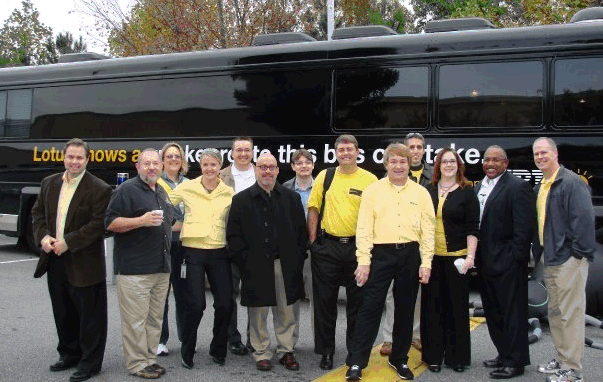 Image:Lotus Knows bus in Atlanta - a cold morning but a good turnout